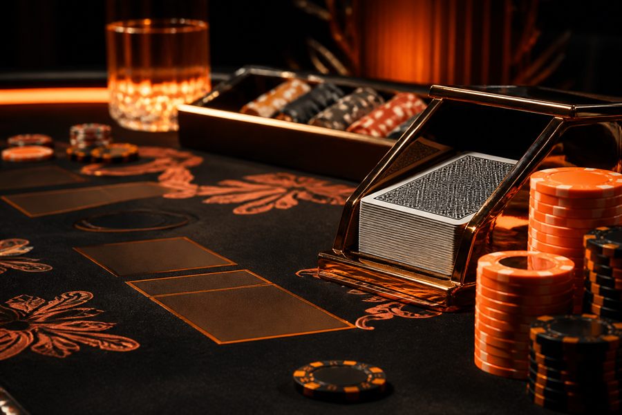 Krupiérka s kartami - baccarat live